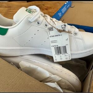 Adidas Stan Smith White Sneakers size 7 NWT